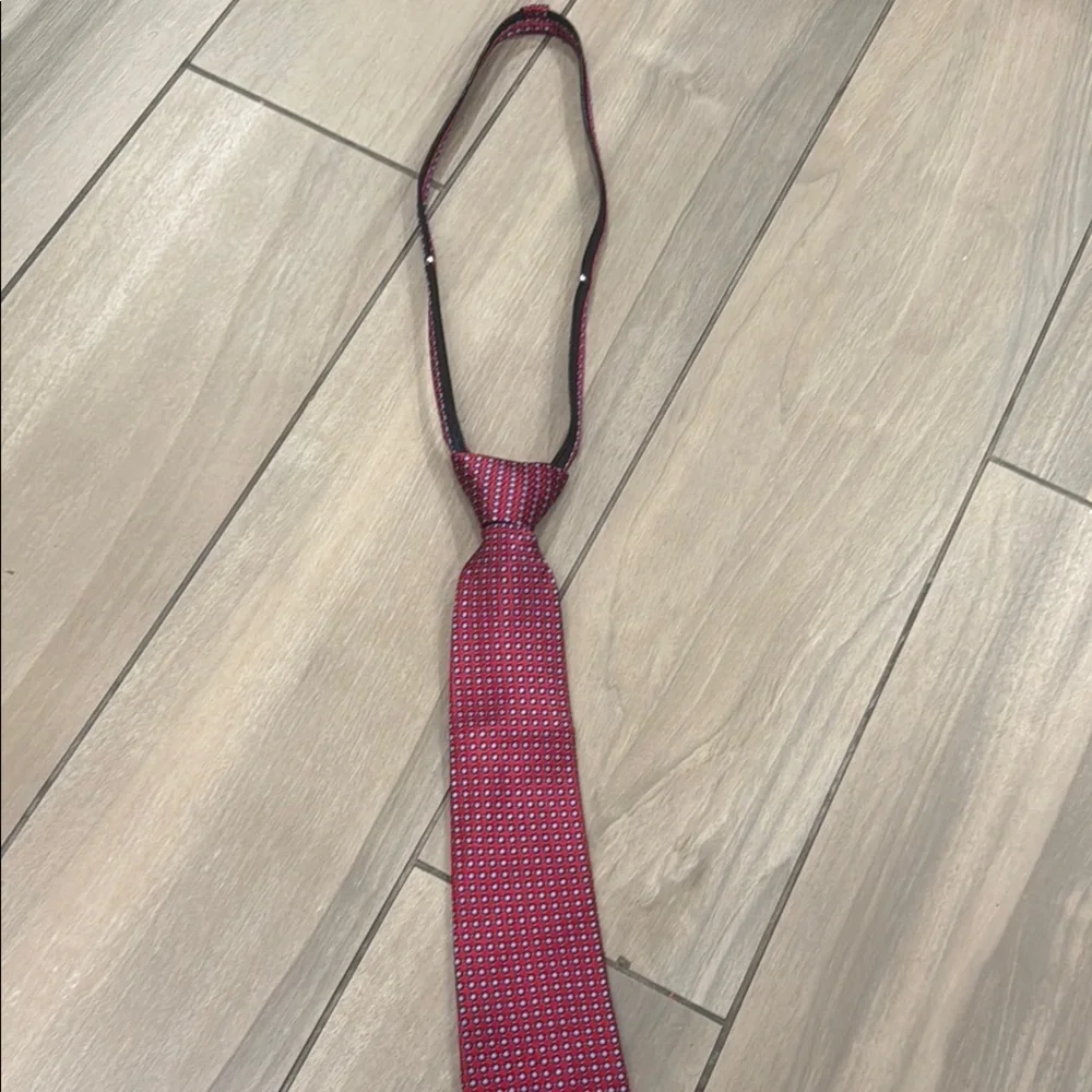 Boys Nautica Red Patterned Tie with adjustable zipper